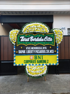 Papan Bunga Duka di Karang Pule