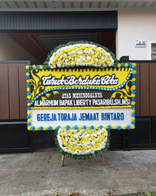 Papan Bunga Duka di Karang Pule